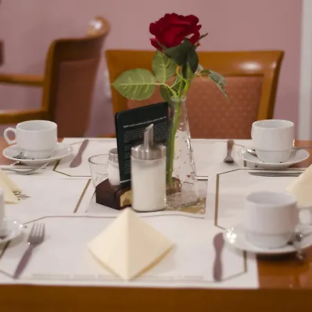 Hotel Zatisi 3*